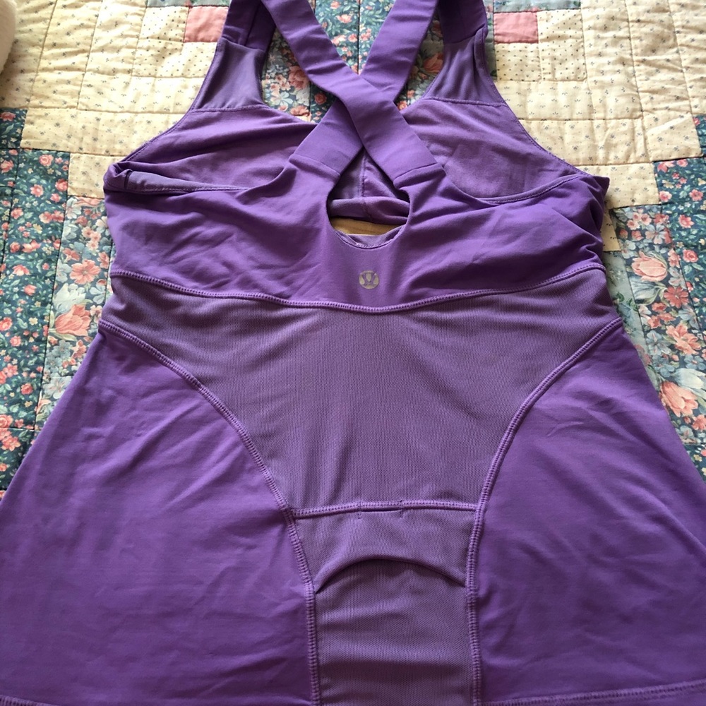 Lululemon size 6 tank w pocket